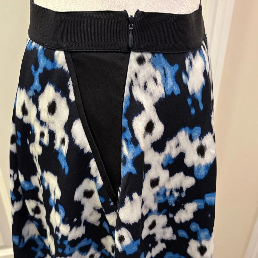 Ellen Tracy Floral Floral Midi Skirt - Pockets - Pleated, Lined, Black Blue